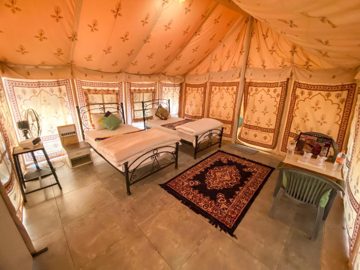 Pal Rajah Desert Camp Kuri Exterior photo