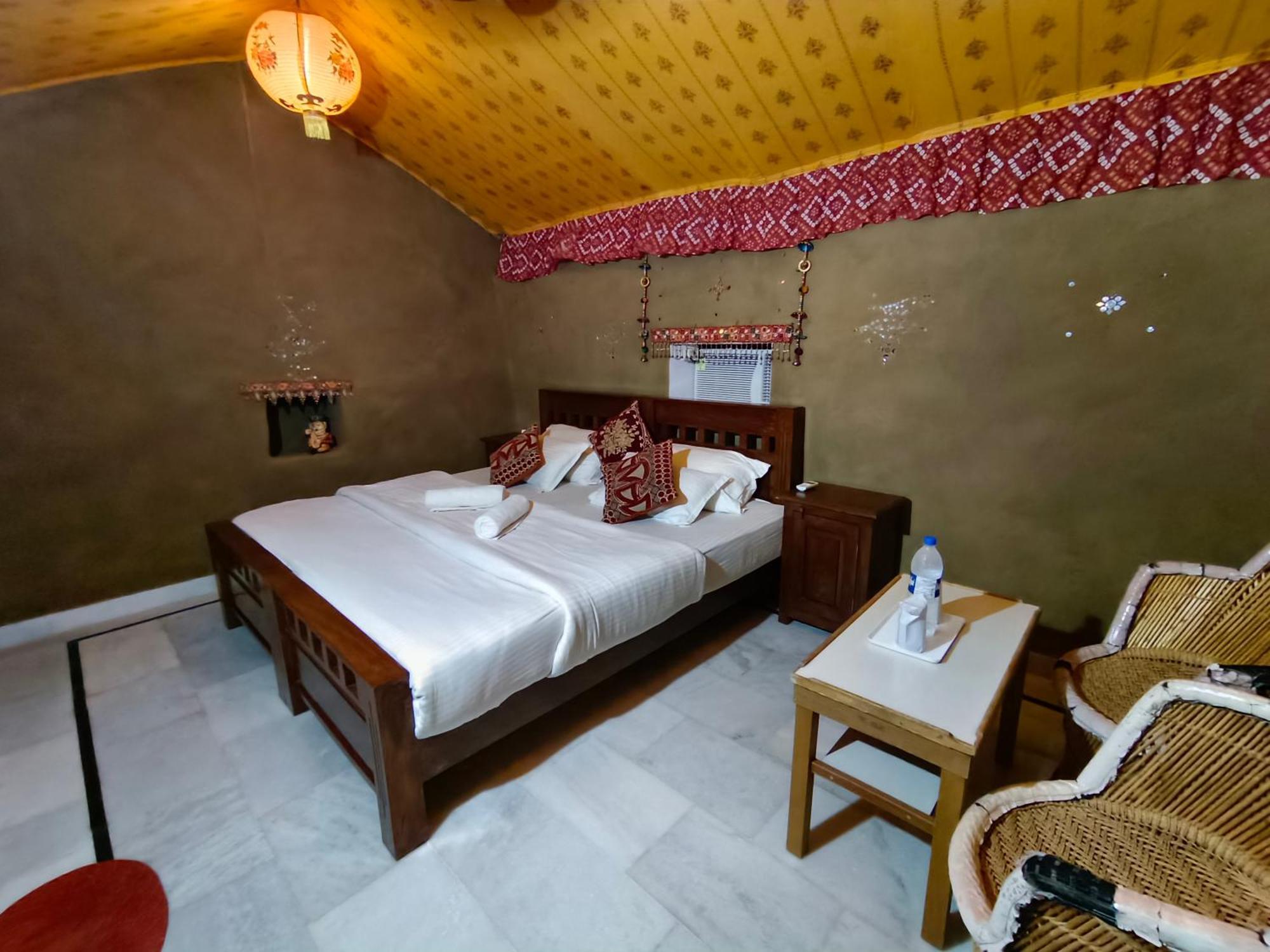 Pal Rajah Desert Camp Kuri Room photo